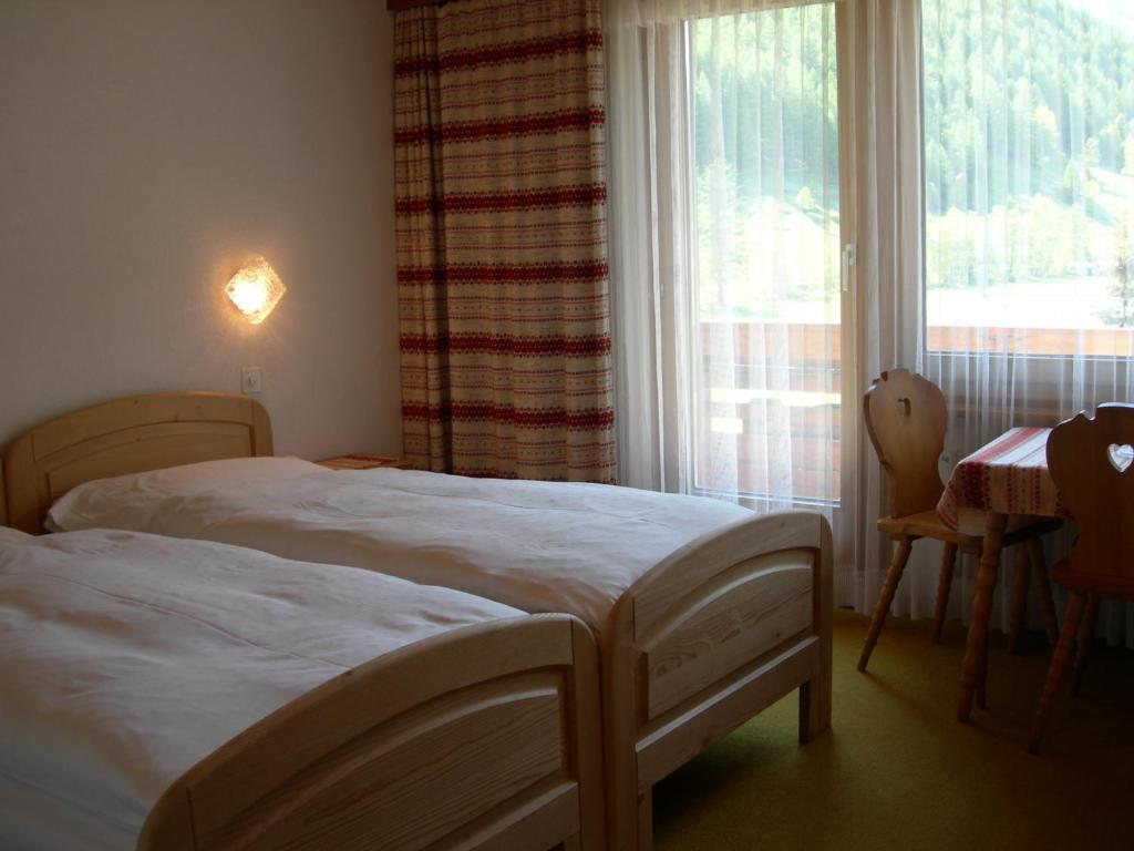Hotel Adler Saas-Grund Phòng bức ảnh